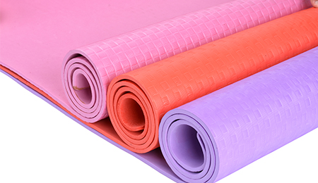 ເປັນຫຍັງ TPE Yoga Mats ໄດ້ຮັບຄວາມນິຍົມ? ລາຍລະອຽດຂອງຂໍ້ໄດ້ປຽບຂອງເຂົາເຈົ້າ | ຜູ້ຜະລິດ TPE ຊັ້ນນໍາ ເປັນຫຍັງ TPE Yoga Mats ໄດ້ຮັບຄວາມນິຍົມ? ລາຍລະອຽດຂອງຂໍ້ໄດ້ປຽບຂອງເຂົາເຈົ້າ | ຜູ້ຜະລິດ TPE ຊັ້ນນໍາ